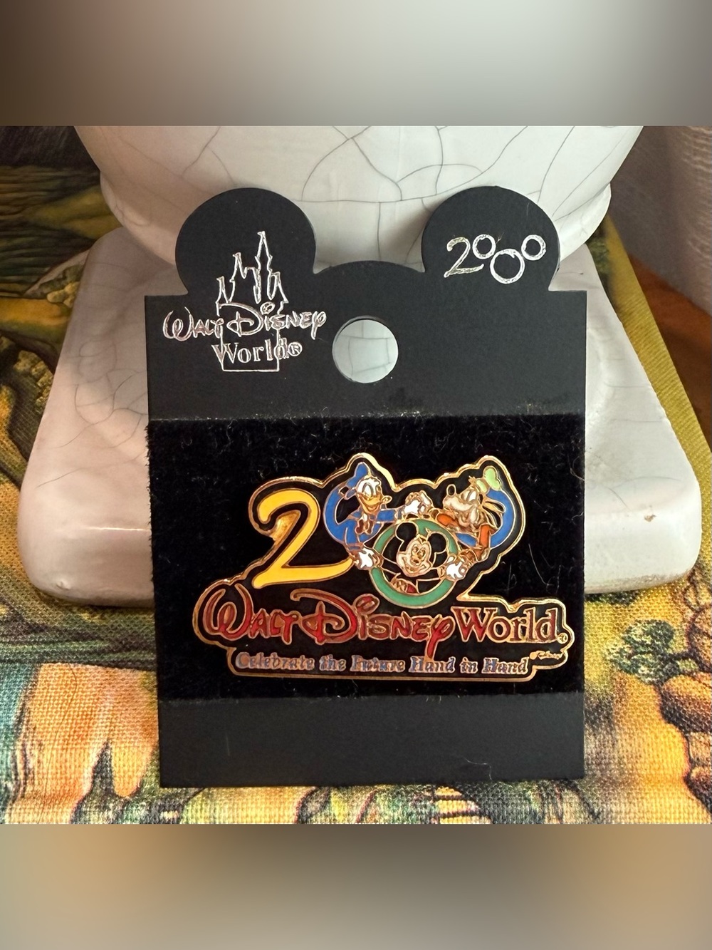 Walt Disney 2000 “Celebrate The Future Hand In Hand” Collectible Pin!